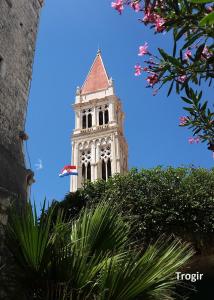 Fotografie z fotogalerie ubytování City Retro Chic Apartment Magdalena Trogir v Trogiru