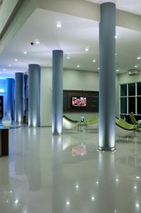 Televisyen dan/atau pusat hiburan di Hotel Milenio