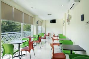 TV a/nebo společenská místnost v ubytování Rivisha Hotel + 8 fotografií