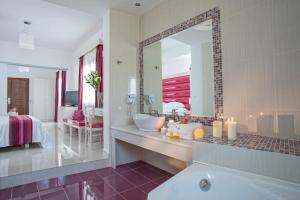 Um banheiro em Grand Beach Hotel