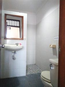 Koupelna v ubytování Nuriani Guest House + 37 fotografií
