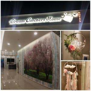 una señal para una tienda con una foto de un árbol en DreamCatchers Home en Kuantan