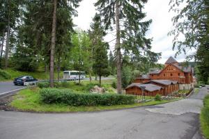 Aed väljaspool majutusasutust Józefina Apartament's z dotępem do mini SPA