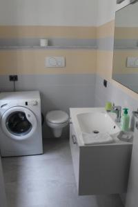 A bathroom at casa stefania