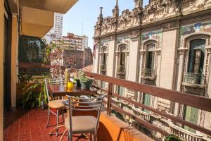 A balcony or terrace at Rosario microcentro 3 dormitorios. Downtown 3 bedroom