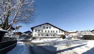 Gallery image of Pension Hirsch in Lechbruck
