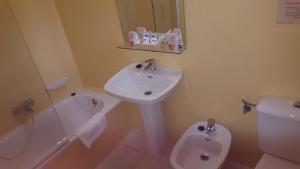 Ein Badezimmer in der Unterkunft Los Acebos Cangas