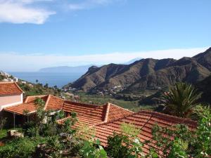 Ein allgemeiner Bergblick oder ein Berglick von des Hotels aus