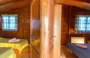 Posteľ alebo postele v izbe v ubytovaní Camping Esponellà