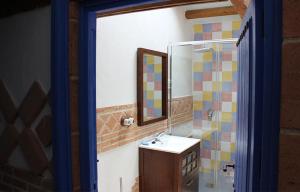 Koupelna v ubytování Casa Rural La Tia Lola
