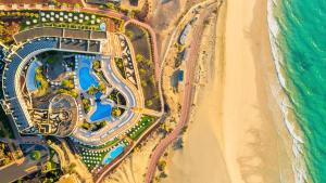 Bazén v ubytování Iberostar Waves Playa Gaviotas All Inclusive nebo v jeho okolí