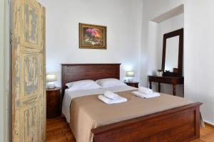 A bed or beds in a room at 16thCentury