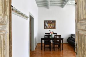 A seating area at 16thCentury