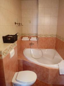 Łazienka w obiekcie Apartamenty Za Murem