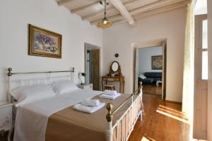 A bed or beds in a room at 16thCentury