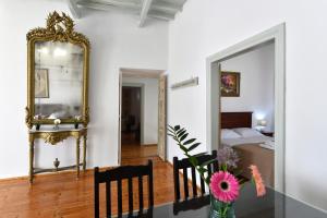 A bed or beds in a room at 16thCentury