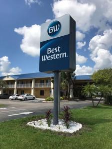 a best western sign in front of a hotel at Best Western of Clewiston in Clewiston