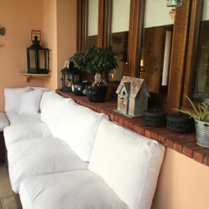 A seating area at Anna's Mansion