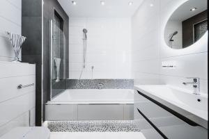 A bathroom at RQ Boutique & Unique Hotel