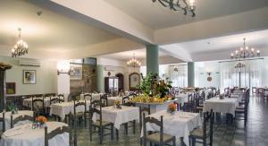 Restorāns vai citas vietas, kur ieturēt maltīti, naktsmītnē Hotel delle Palme