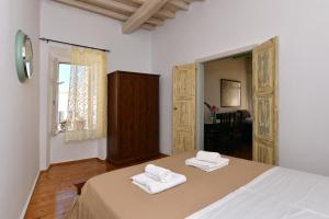 A bed or beds in a room at 16thCentury