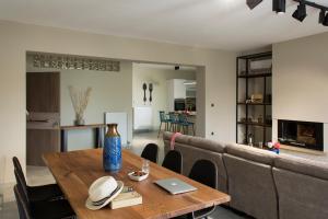 Posedenie v ubytovaní Evangelie Luxury Residence