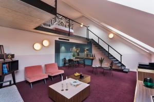 Posedenie v ubytovaní Stories Boutique Hotel