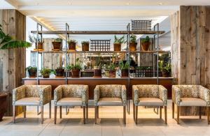 Posezení v ubytování Trademark Hotel, a Member of Design Hotels
