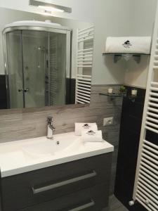 Koupelna v ubytování B&B da Lillo + 37 fotografií