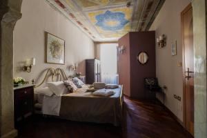 Postel nebo postele na pokoji v ubytování Hotel Residenza In Farnese + 37 fotografií