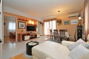 Galeriebild der Unterkunft Holiday Apartment Ivan in Murter