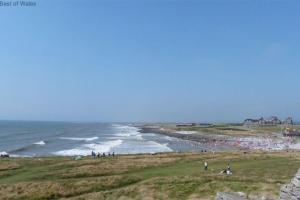 Gallery image of Dairy Cottage in Porthcawl