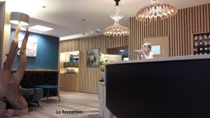 丽布立思酒店的厨房或小厨房