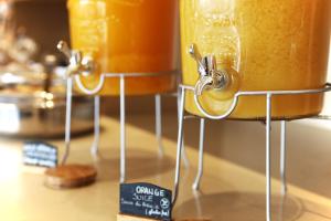 a couple of drums on display on a counter at Warmthotel in Rome