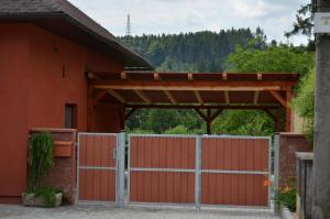 Ein allgemeiner Bergblick oder ein Berglick von der Pension aus