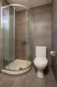 Kúpeľňa v ubytovaní Demargia Villa C - Loft Apartment in Zakynthos Town + 18 fotografií