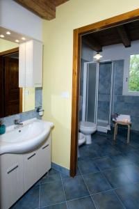 A bathroom at Casa Di Cinti