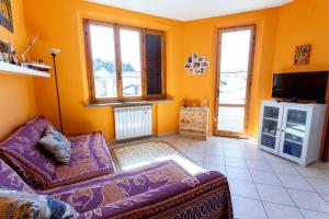 Μια τηλεόραση ή/και κέντρο ψυχαγωγίας στο Casa Guia a Marina di Cecina by Zoom In Earth