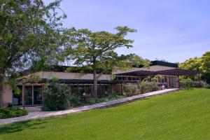 Nes Ammim Hotel外面的花园