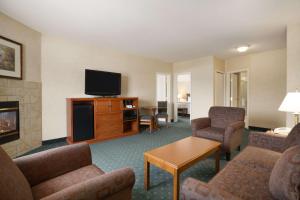TV a/nebo společenská místnost v ubytování Travelodge by Wyndham Strathmore