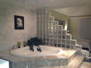 Galeriebild der Unterkunft Oceanfront Home with PRIVATE POOL in Tamuning