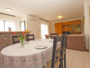 Zdjęcie z galerii obiektu Apartment Dean 1595 w Fažanie