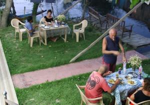 Tetamu yang menginap di Hotel Chachoo Palace