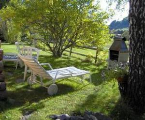 A garden outside Studio in Chasa Quirin