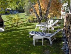 A garden outside Studio in Chasa Quirin