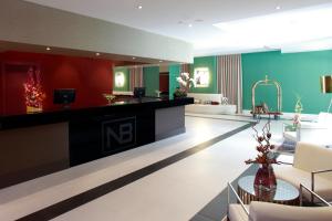 A restaurant or other place to eat at Hotel Nuevo Boston