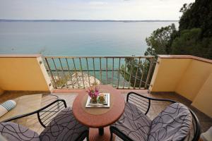 Galeriebild der Unterkunft Apartments by the sea Starigrad Paklenica in Tribanj-Krušćica