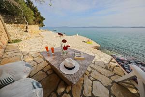 Galeriebild der Unterkunft Apartments by the sea Starigrad Paklenica in Tribanj-Krušćica