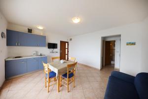 Galeriebild der Unterkunft Apartments by the sea Starigrad Paklenica in Tribanj-Krušćica