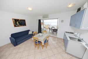 Galeriebild der Unterkunft Apartments by the sea Starigrad Paklenica in Tribanj-Krušćica